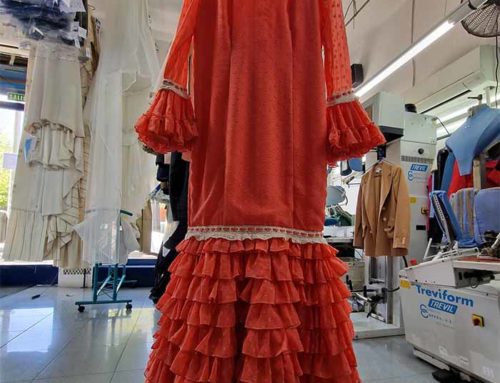 Limpieza de trajes de Flamenca, listos para la Feria y el Rocío